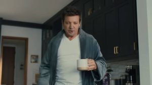Jeremy Renner, en forme (Super Bowl 2024)