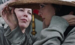 The Lost Daughter : Olivia Colman et Dakota Johnson